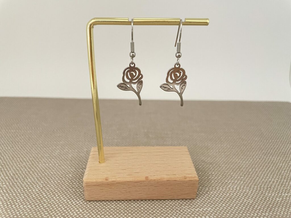 Boucles d’oreilles roses argentées