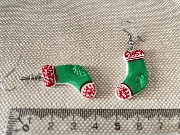 Boucles d’oreilles chaussettes de noël – Image 2