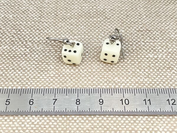 Boucles d’oreilles dés phosphorescents – Image 2