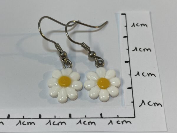 Boucles d’oreilles marguerites blanches