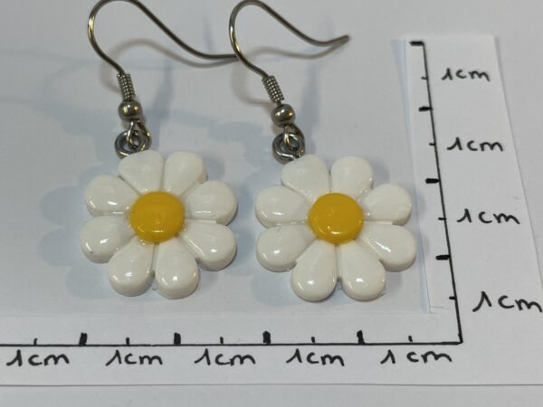 Boucles d’oreilles marguerite blanche