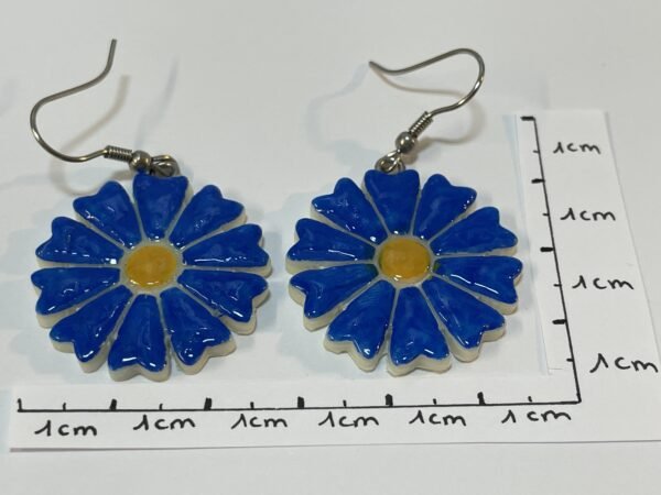 Boucles d’oreilles marguerite bleue