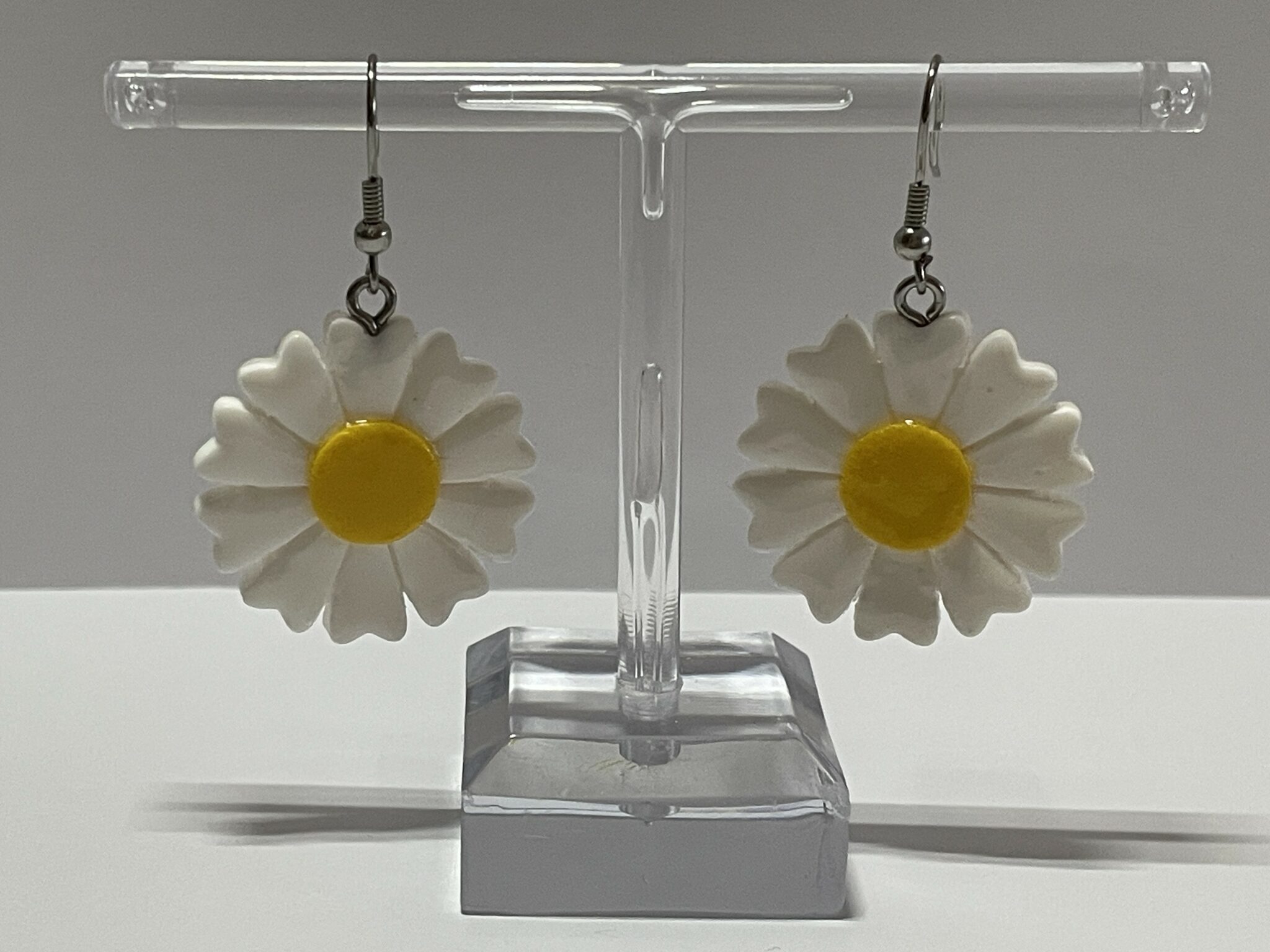 Boucles d’oreilles fleurs blanches