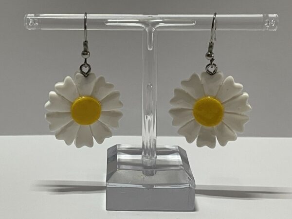 Boucles d’oreilles fleurs blanches